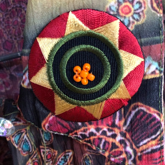 Love Amour Blouse Shirt Embroidered Multicolor Long Sleeve Button Up Size XLarge - Picture 11 of 15